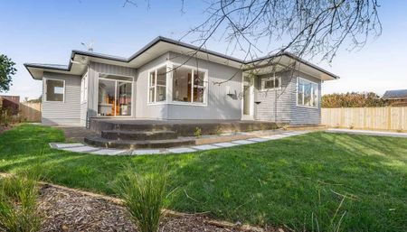 Charming 5BR Home with Deck & Pets OK! - Photo 3