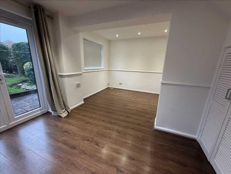 3 bedroom semi-detached house to rent - Photo 4