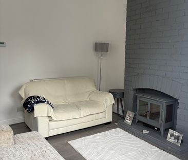 3 Bed Terraced House, Leonard St, NG6 - Photo 2