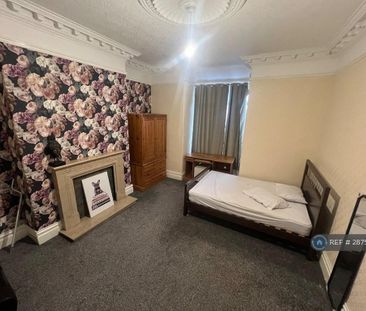 6 bedroom terraced house to rent - Photo 5