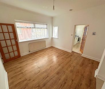 2 bedroom House To Let - Photo 2