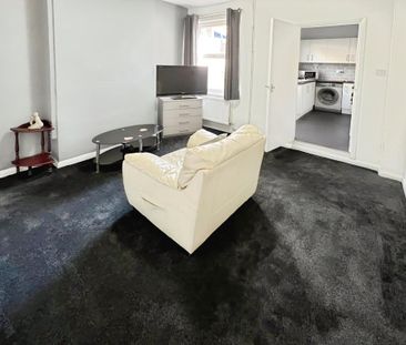 2 bedroom end of terrace house to rent - Photo 3