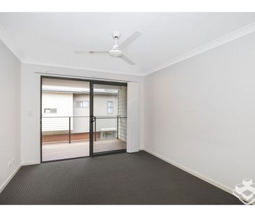 3 BEDROOM TOWNHOUSE IN POOL COMPLEX - Photo 4