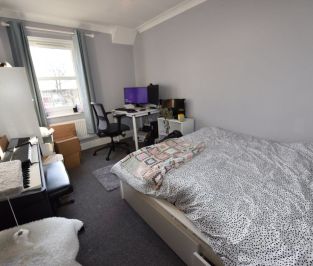 2 bedroom Flat in Montagu Drive, Leeds - Photo 5