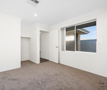 Solar Panels & Roller Shutters! - Photo 3