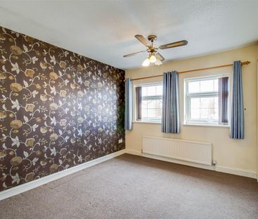 Clifton Avenue, Stanley, Wakefield - Photo 2