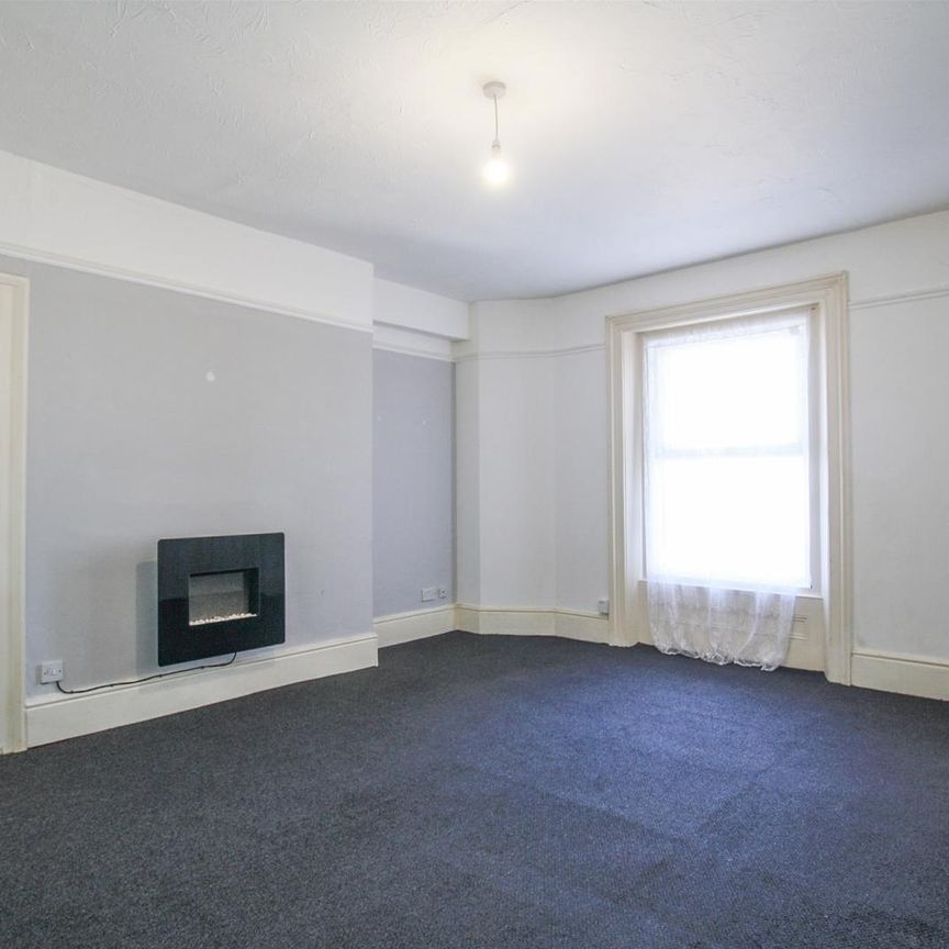 London Road South, Lowestoft - Photo 1