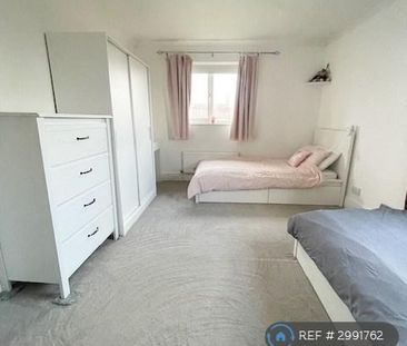 2 bedroom flat to rent - Photo 4