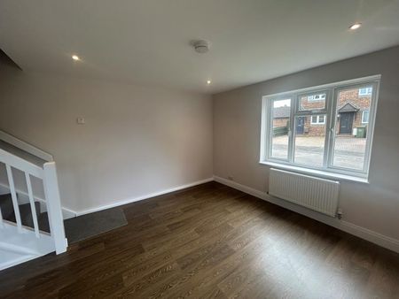 Abinger Way, Guildford - 1 bedroomProperty for lettings - Seymours - Photo 2