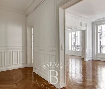 Appartement • La Plaine des Sablons - Photo 2