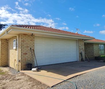 Spacious Rural Brick Home for Rent - Photo 4