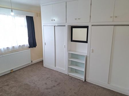 3 bedroom semi-detached house to rent - Photo 2