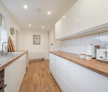 2 bedroom semi-detached house to rent - Photo 3