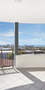 Fully Furnished - 2 Bedroom unit in the heart of the CBD - Photo 3