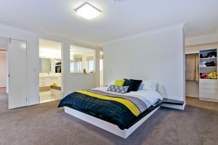 Elegant Two-Storey home with pool - a stunning masterpiece (short term lease only) - Photo 4