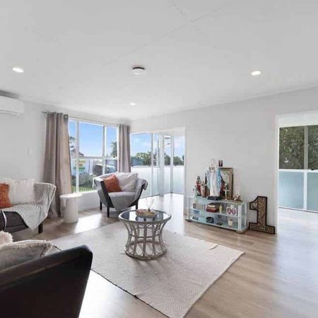 Mangere East, 5 Bedrooms, $900 - Photo 4