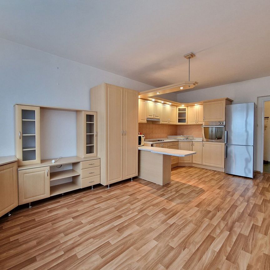 Pronájem bytu 1+kk 31 m² - Photo 1