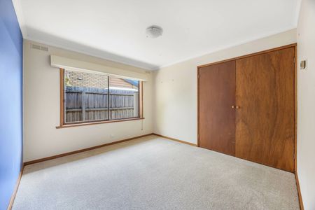 Spacious Family Home in Alfredton - Photo 5