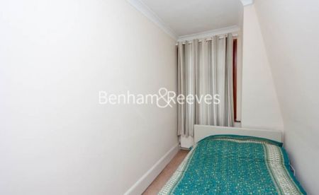 3 Bedroom flat to rent in Frognal Lane, Hampstead, NW3 - Photo 2