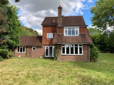 A well presented family home in a semi-rural location - Photo 3