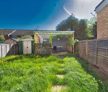 Trenchard Close, Stanmore, HA7 - Photo 2