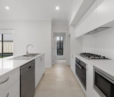 Peacefully positioned home - Photo 3