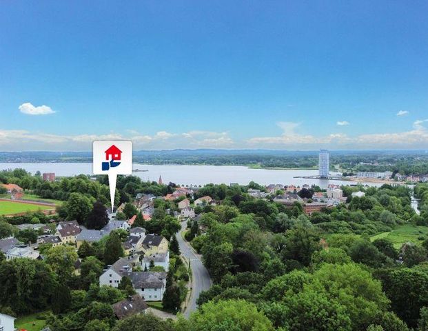 Mit Schleiblick- Stilvolle Dachgeschosswohnung zentral in Schleswig - Foto 1