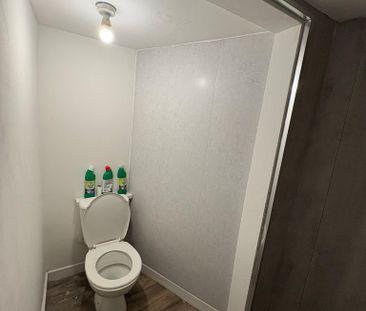 4 bedroom terraced house to rent - Photo 6