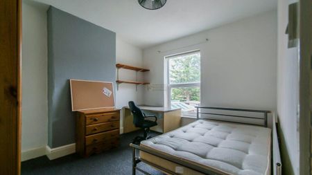 3 bedroom terraced house to rent - Photo 3