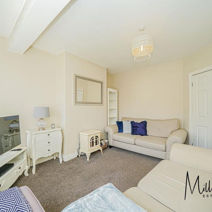 3 bedroom semi-detached house to rent - Photo 1