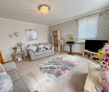 3 bedroom flat to rent - Photo 2