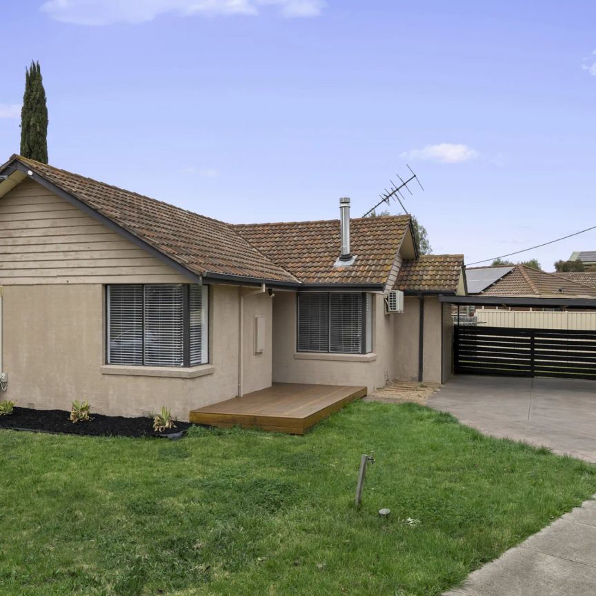 A renovated gem and family home in great location! - Photo 1