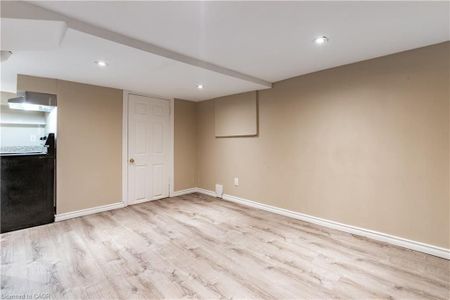 For Lease - 9 Blythe Street Unit# B, Hamilton, Ontario - Photo 4