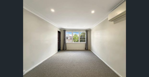 Charming Home in the Heart of East Maitland - Photo 1