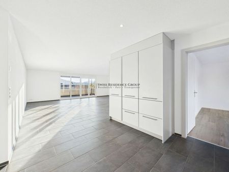 Modern apartment with views and sun rays - Photo 2