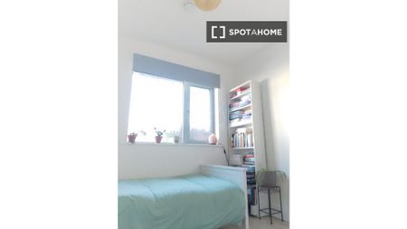 Room in shared flat for rent in Blackrock, Dublin - Photo 4