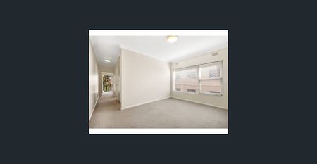 Prime Location 2 Bedroom unit - 300m walk to station. INSP: TUE 9/12 12:30pm-12:45pm - Photo 3