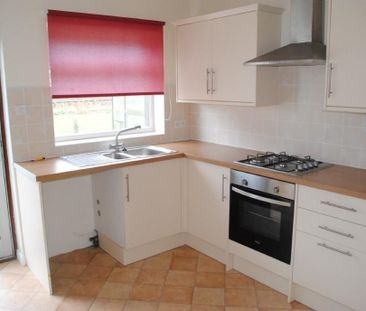 2 bedroom detached bungalow to rent - Photo 3