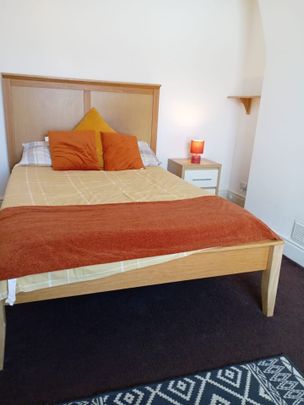 Room in a Shared House, Egerton Street, CH45 - Photo 1
