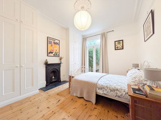 South Croxted Road, London, SE21 - Photo 1