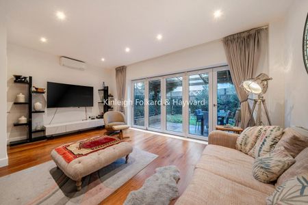 3 bedroom end of terrace house to rent - Photo 3