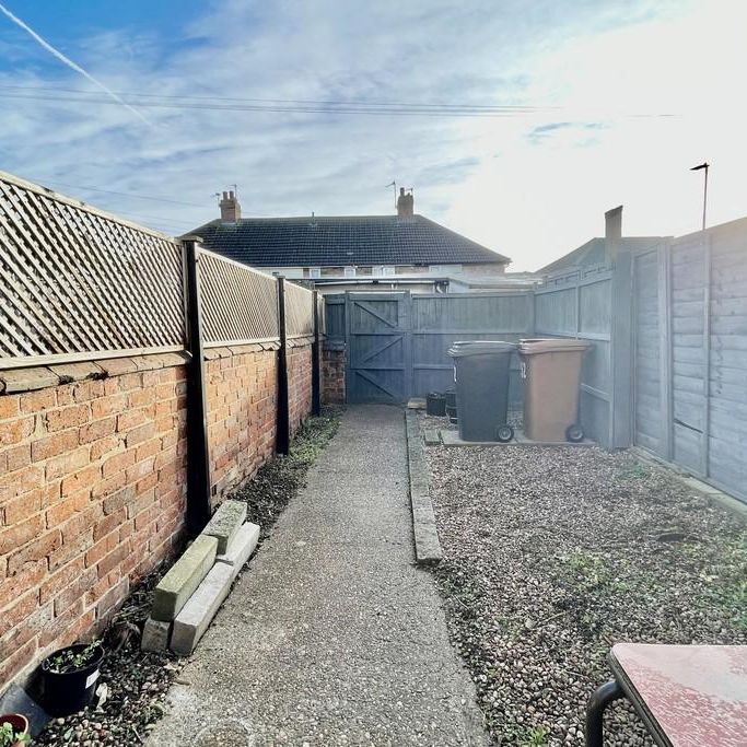 3 bedroom terraced house to rent - Photo 1