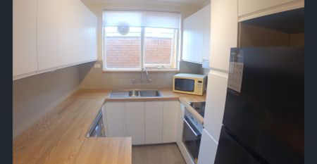 Furnished and renovated spacious 2 Bedroom apartment in Malvern East near Caulfield Monash University - Photo 5