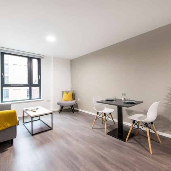 Studio Silver - Photo 1