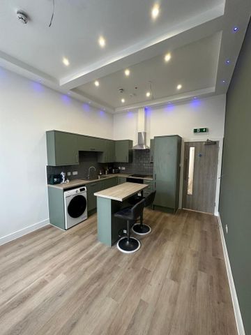 3 bedroom apartment to rent - Photo 3