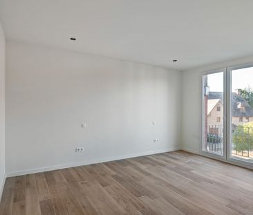 Modern en lichtrijk appartement op toplocatie in Brasschaat - Photo 2