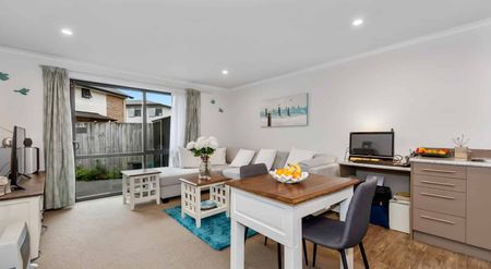 Handy to the Hospital - Photo 4