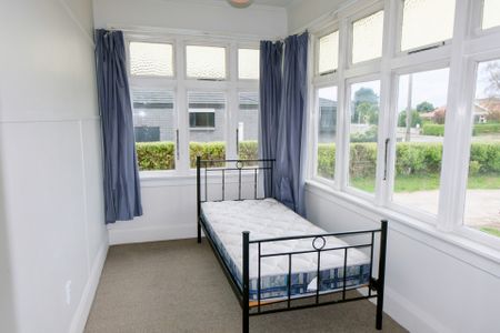 FAMILY HOME - Photo 5