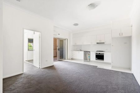 201/344 Great Western Highway, Wentworthville. - Photo 3