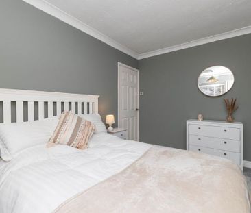 3 bedroom semi-detached house to rent - Photo 1